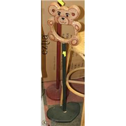 TEDDY BEAR BLANKET STAND