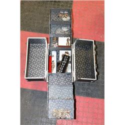 VINTAGE LOT OF 55 PIECES 1940'S COSTUME JEWELLERY