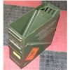 Image 1 : VINTAGE ARMY STYLE AMMUNITIONS BOX.