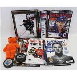 BOX OF HOCKEY COLLECTIBLES INCL . OILERS 2014-15