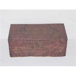 19TH CENT. GRAIN PAINTED DOVETAILED TRUNK