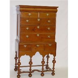 18TH CENT. WILLIAM & MARY WALNUT HIGHBOY