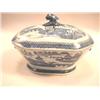 Image 1 : A CHINESE EXPORT PORCELAIN COVERED TUREEN