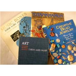 A GROUP OF ELEVEN ASSORTED BOOKS WITH SUBJECTS FROM POTTERY TO JEWELRY