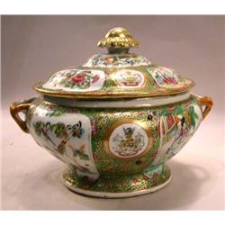 A ROSE MEDALLION ARMORIAL TUREEN