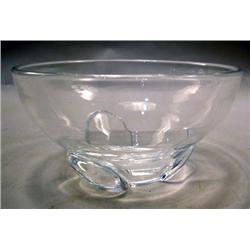 A SMALL CRYSTAL BOWL WITH DISK FEET BY STUEBEN 6 3/4"D