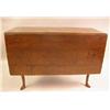 Image 1 : A QUEEN ANNE FIGURED WALNUT DROP LEAF TABLE