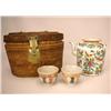 Image 1 : A CHINESE EXPORT PORCELAIN TEA POT AND TEA BOWLS IN AN INSULATED WICKER CARRYING CASE