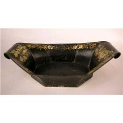 A TOLE GILT DECORATED OCTANGONAL FRUIT BOWL
