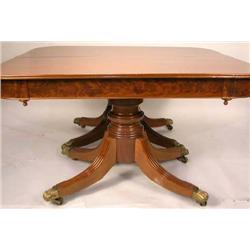 A FEDERAL MAHOGANY PEDESTAL DINING TABLE
