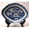Image 1 : A LARGE CHINESE EXPORT PORCELAIN FOOTED OVAL SCALLOPED PLATTER