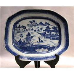 A LARGE CHINESE EXPORT PORCELAIN OCATAGONAL CANTON SERVING DISH