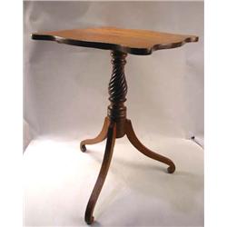 A FEDERAL CHERRYWOOD TILT-TOP CANDLESTAND