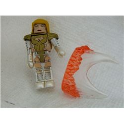 MINI FIGURE - WITH CAPE & SHOULDER PADS