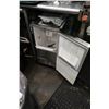 Image 2 : Undercounter Ice Maker