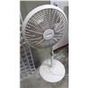 Image 2 : WHITE FLOOR FAN