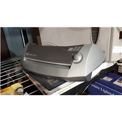 LAMINATING MACHINE W/ POUCHES