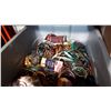 Image 2 : TOTE OF BANGLES