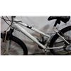 Image 2 : WHITE NO NAME BIKE