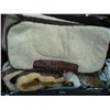 Image 3 : TRUNK AND HORSE TACK