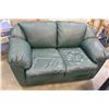 Image 1 : GREEN LEATHER LOVESEAT
