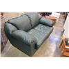 Image 2 : GREEN LEATHER LOVESEAT