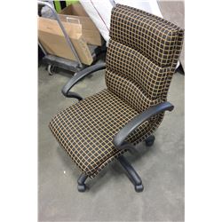 GAS LIFT OFFICE CHAIR