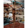 Image 1 : VINTAGE WOOL WINDER