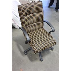 GAS LIFT OFFICE CHAIR