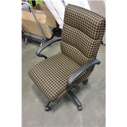 GAS LIFT OFFICE CHAIR