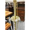 Image 2 : BRASS FLOOR LAMP