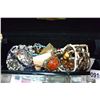 Image 2 : JEWELRY BOX WITH CONTENTS