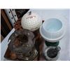 Image 2 : GOLF ICE BUCKET, 2 PIPE STANDS, AND MORTAR AND PESTLE