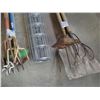 Image 2 : 2 BUNDLE OF GARDEN TOOLS PITCHFORKS AND ROLL OF SHORT WIRE FENCE