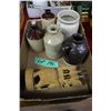 Image 1 : Flat w/4 Small Crockery Items & a Carved Elephant Figurine
