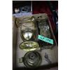 Image 1 : Flat w/4 Brass Items