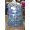 Image 1 : Double Quilt in a Bag
