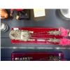 Image 2 : (61)-Silver Chariot 300 gr on red display