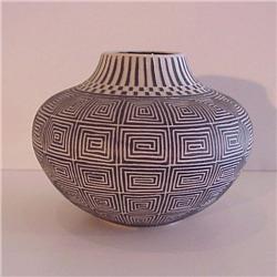 Leslie Thompson raku ceramic
