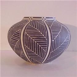 Leslie Thompson raku ceramic