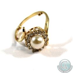 Ladies 18-karat Yellow Gold w/one cultured pearl (7 mm) and 14 Diamonds (.03 carat full cut Diamonds