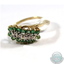 Ladies Cluster Ring (fashioned in 10 karat Yellow Gold with Rhodium plated settings, 2.6 g) contains