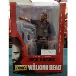 THE WALKING DEAD 10" RICK GRIMES DELUXE ACTION FIGURE