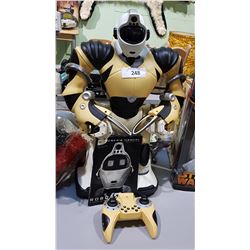 LARGE WOWWEE ROBOT WITH CONTROLLER