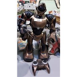 LARGE WOWWEE ROBOT WITH CONTROLLER