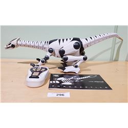 WOWWEE ROBOREPTILE ROBOT WITH CONTROLLER AND MANUAL