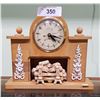 Image 2 : VINTAGE UNITED FIGURAL MANTLE CLOCK