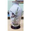 Image 2 : FRANKLIN PORCELAIN VASE W/ BIRD MOTIF ON STAND