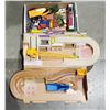 Image 1 : VINTAGE HOTWHEELS TRACK & DIE CAST CARS