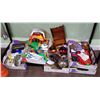 Image 1 : 5 BOX LOTS OF COLLECTIBLES